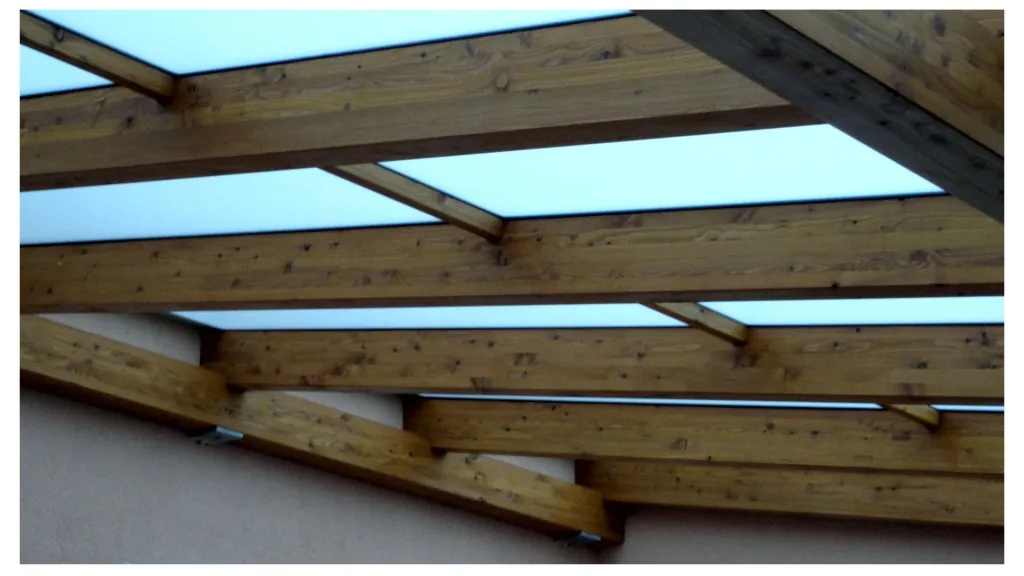 Holzunterkonstruktion für Terrassenüberdachung